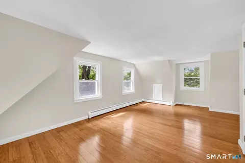 Bedroom - 425 Lakeside Rd, Lakeside, CT 06758 photo 5 of 6