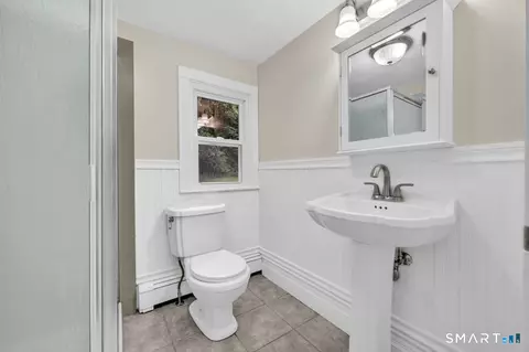 Bath - 425 Lakeside Rd, Lakeside, CT 06758 photo 1 of 2