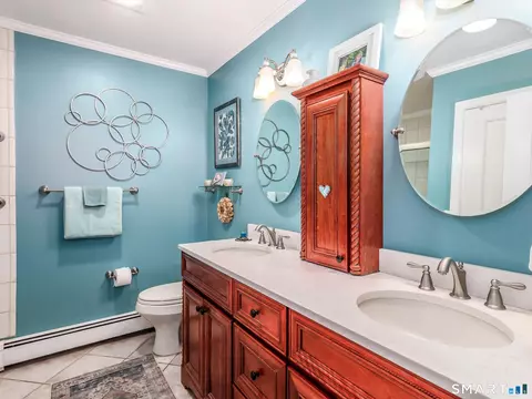 Bath - 52 Tower Rd, Brookfield, CT 06804 photo 2 of 3