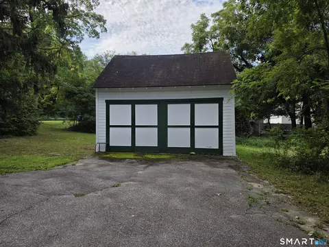 Exterior - 137 Hawkins St, Killingly, CT 06239 photo 4 of 4