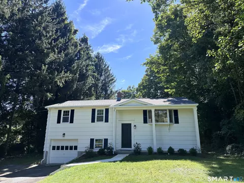 10 Indian Hill Rd, Northford, CT 06472