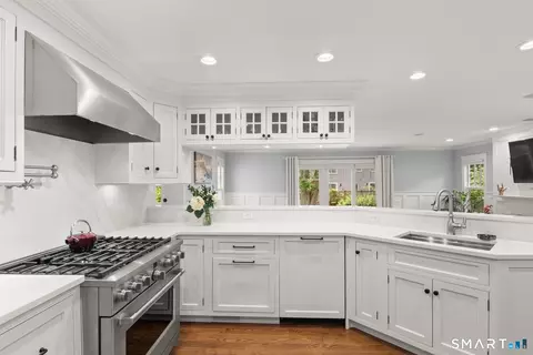 Kitchen - 1644 Boston Post Rd, Darien, CT 06820 photo 3 of 4