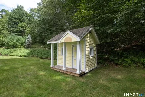 Exterior - 450 County Rd, Madison, CT 06443 photo 6 of 7