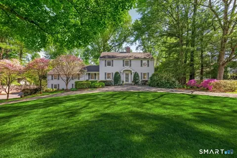 12 Norholt Dr, New Canaan, CT 06840