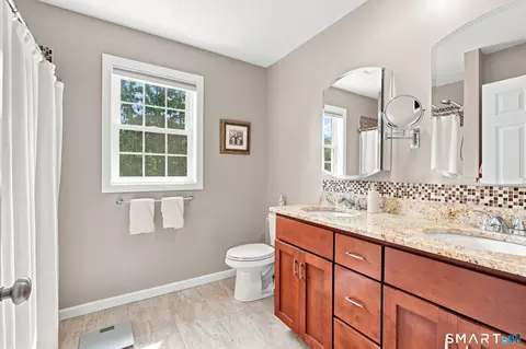 Bath - 35 Maple Ave, Bristol, CT 06010 photo 2 of 3