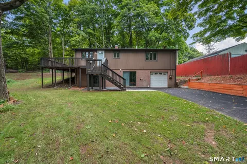19 Smithfield Ave, Meriden, CT 06451
