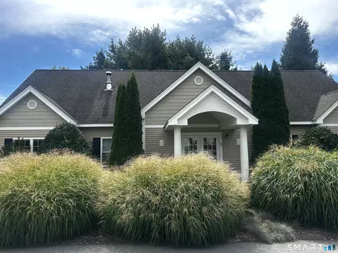 19 Cliff Rd, Ledyard, CT 06339 photo 4