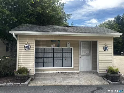 19 Cliff Rd, Ledyard, CT 06339 photo 2