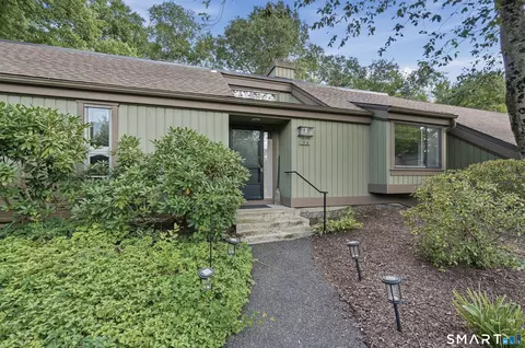 738 Heritage Vlg #A, Southbury, CT 06488