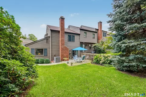 Exterior - 39 Lambert Cmn #39, Wilton, CT 06897 photo 7 of 8