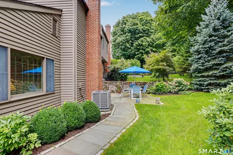 Exterior - 39 Lambert Cmn #39, Wilton, CT 06897 photo 5 of 8