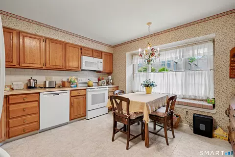 Kitchen - 39 Lambert Cmn #39, Wilton, CT 06897 photo 3 of 3