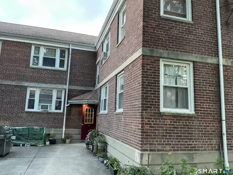 340 N Bishop Bld 95 Ave #28, Bridgeport, CT 06610