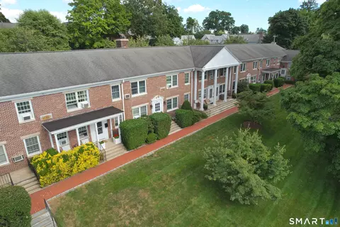 196 Park St #8, New Canaan, CT 06840