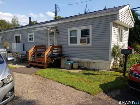 3 Horseshoe Dr, Shelton, CT 06484