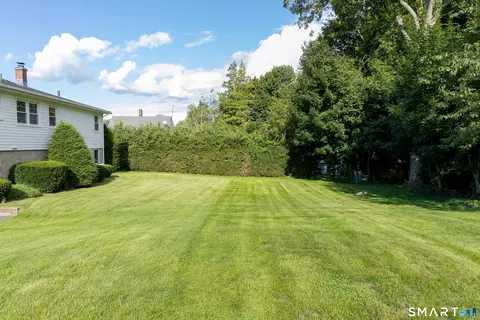 Exterior - 421 Como Ave, Waterbury, CT 06708 photo 8 of 8