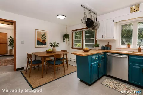 Kitchen - 421 Como Ave, Waterbury, CT 06708 photo 2 of 3
