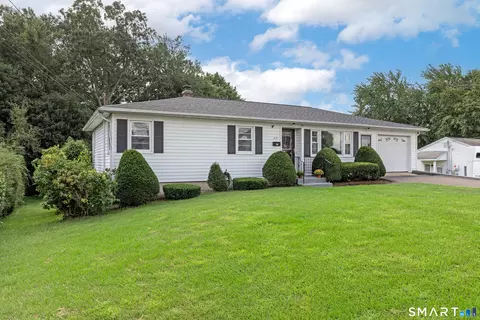 Exterior - 421 Como Ave, Waterbury, CT 06708 photo 6 of 8