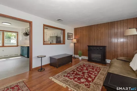 Living - 421 Como Ave, Waterbury, CT 06708 photo 3 of 3