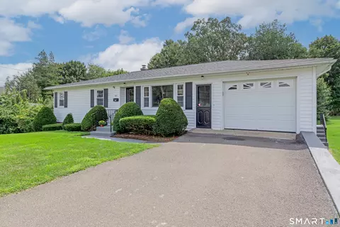 Exterior - 421 Como Ave, Waterbury, CT 06708 photo 2 of 8