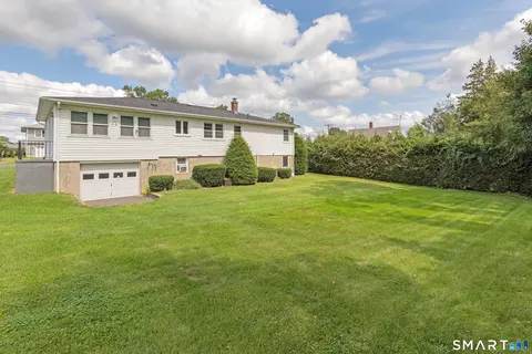 Exterior - 421 Como Ave, Waterbury, CT 06708 photo 3 of 8