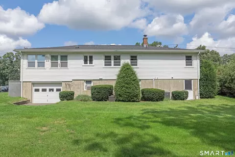 Exterior - 421 Como Ave, Waterbury, CT 06708 photo 4 of 8