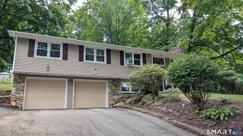 746 Avery St, South Windsor, CT 06074