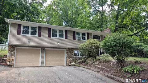 746 Avery St, South Windsor, CT 06074