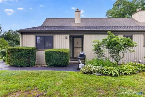 393 Ottawa Ln #B, Stratford, CT 06614