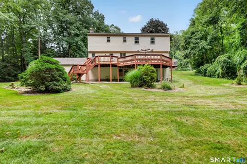Exterior - 6 Hemlock Ln, Avon, CT 06001 photo 5 of 7