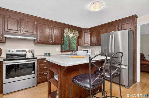 Kitchen - 6 Hemlock Ln, Avon, CT 06001 photo 2 of 3