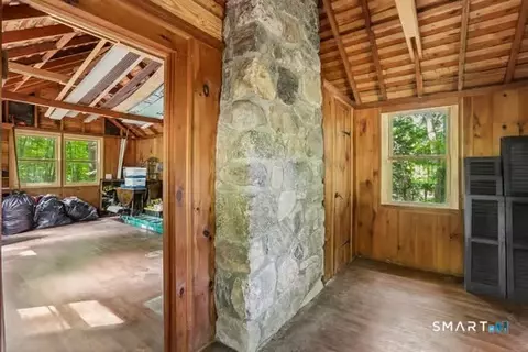 Entry Way - 22 Great Pasture Rd, Redding, CT 06896 photo 4 of 4