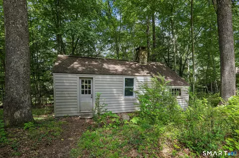 Exterior - 22 Great Pasture Rd, Redding, CT 06896 photo 5 of 6
