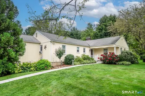 11 Jefferson Dr, New Milford, CT 06776