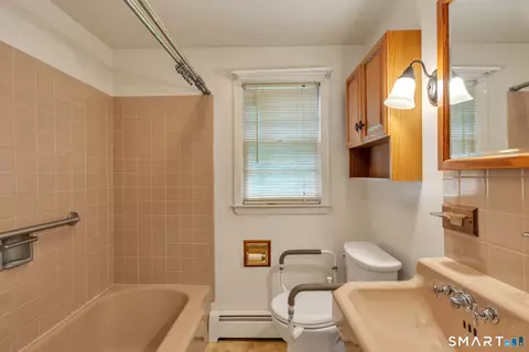 Bath - 18 Laurel Ln, Windham, CT 06280 photo 1 of 1