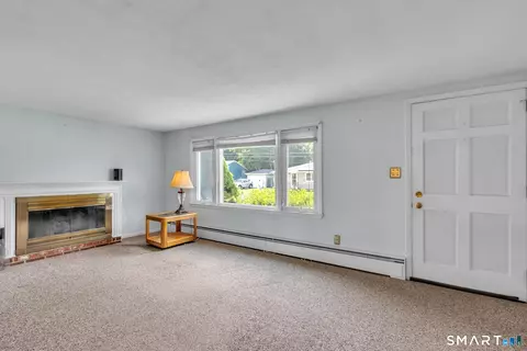 Living - 18 Laurel Ln, Windham, CT 06280 photo 2 of 4