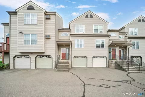7 Taft Pt #51, Waterbury, CT 06708
