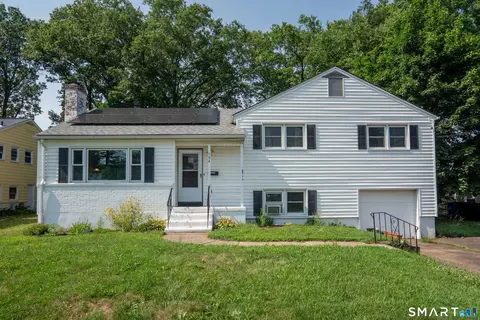 104 Hilldale Rd, West Hartford, CT 06117