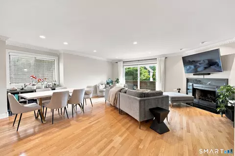 455 Hope St #1E, Stamford, CT 06906