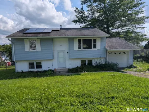 21 Bosse Rd, Waterbury, CT 06704