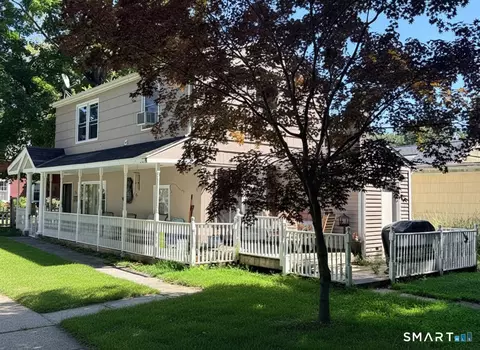 26 View Pl, Guilford, CT 06437