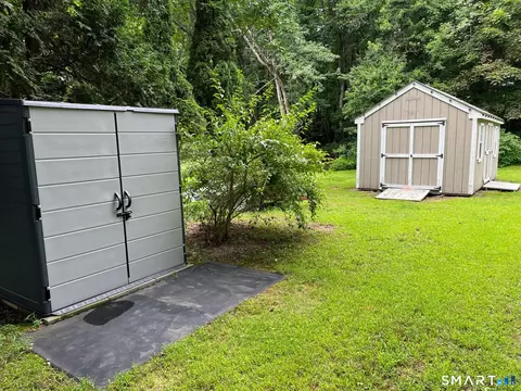 Exterior - 6 Cherry Heights Ter, Sandy Hook, CT 06482 photo 7 of 12