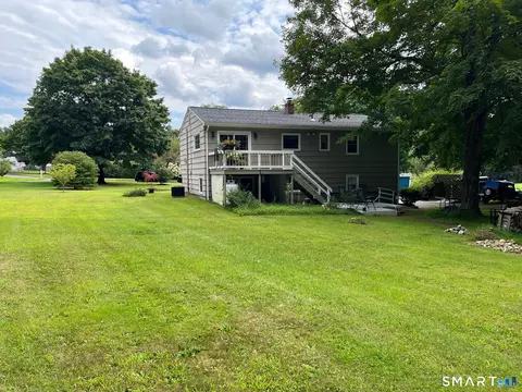 Exterior - 6 Cherry Heights Ter, Sandy Hook, CT 06482 photo 5 of 12