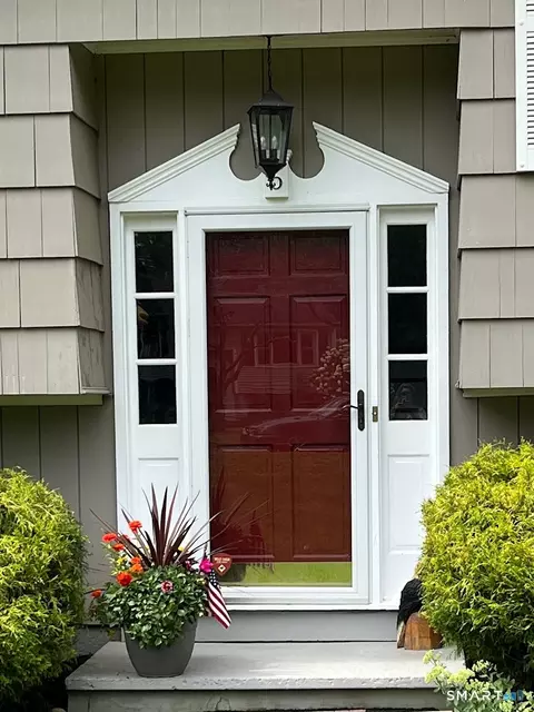 Entry Way - 6 Cherry Heights Ter, Sandy Hook, CT 06482 photo 1 of 2