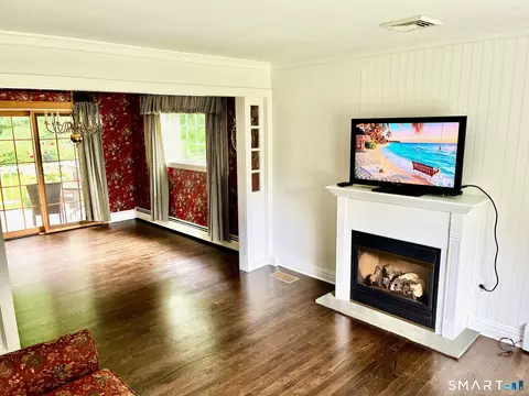 Living - 6 Cherry Heights Ter, Sandy Hook, CT 06482 photo 2 of 4