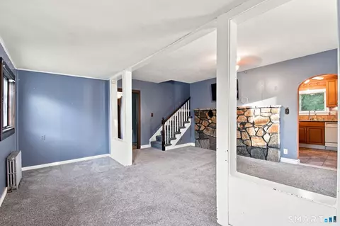 Living - 41 Ashland St, Willimantic, CT 06226 photo 2 of 6