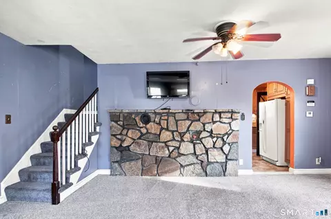 Living - 41 Ashland St, Willimantic, CT 06226 photo 3 of 6