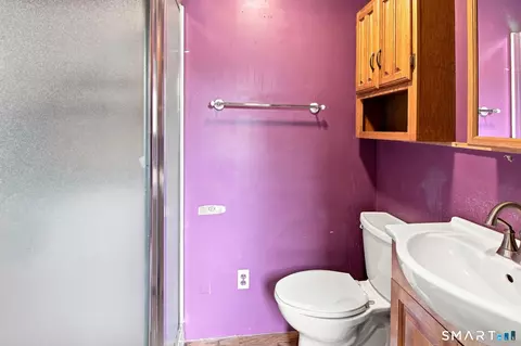 Bath - 41 Ashland St, Willimantic, CT 06226 photo 2 of 2
