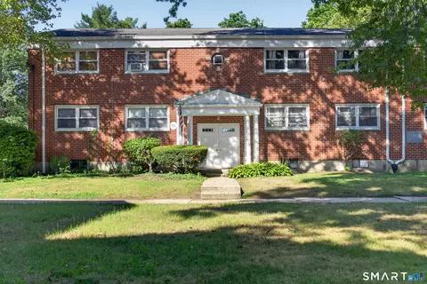 28 Courtland Ave #1, Stamford, CT 06902