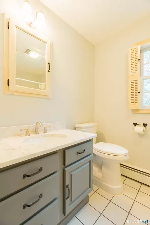Bath - 350 Joyce Rd, Hamden, CT 06518 photo 1 of 4